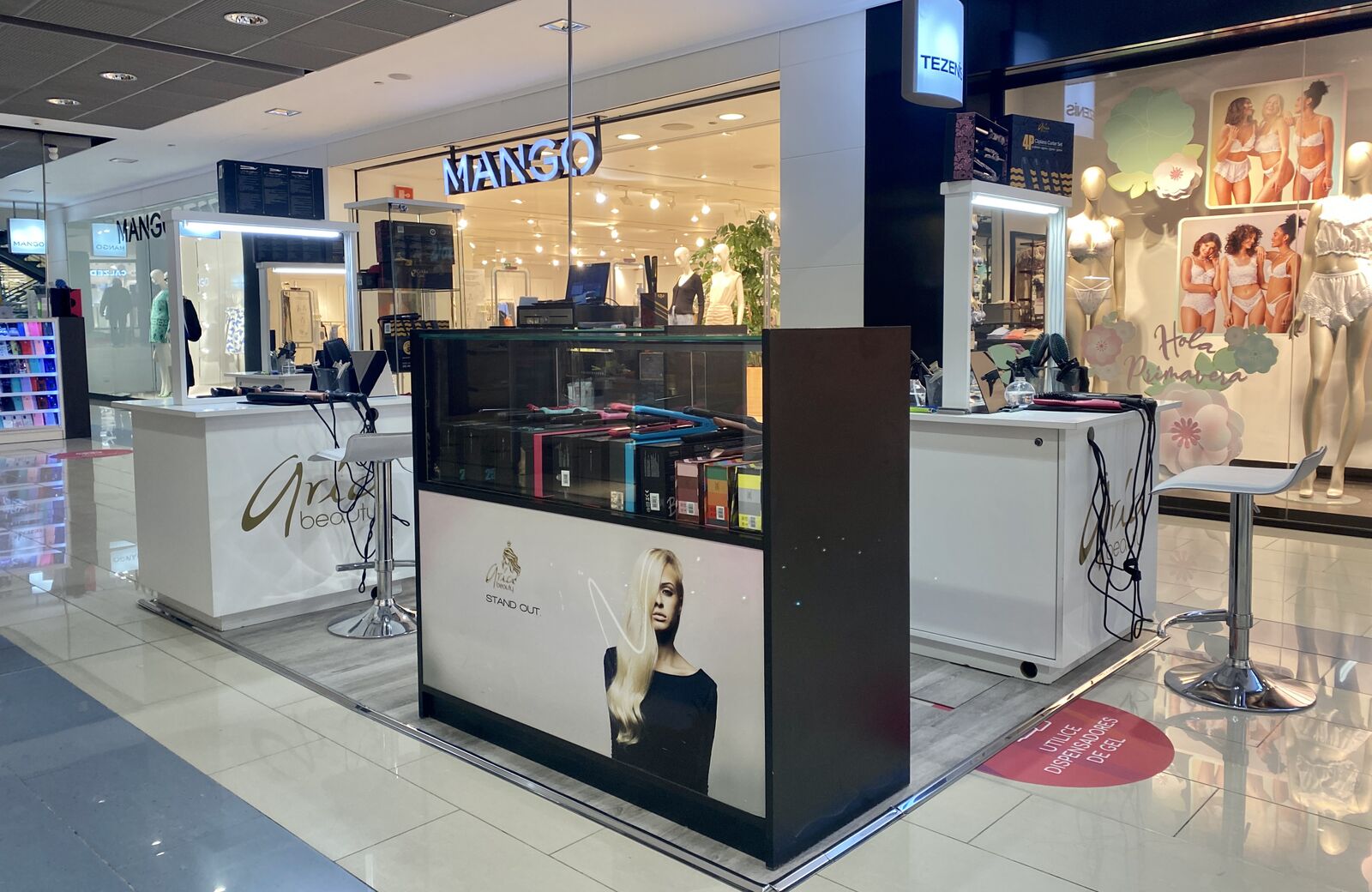 Aria Beauty store front